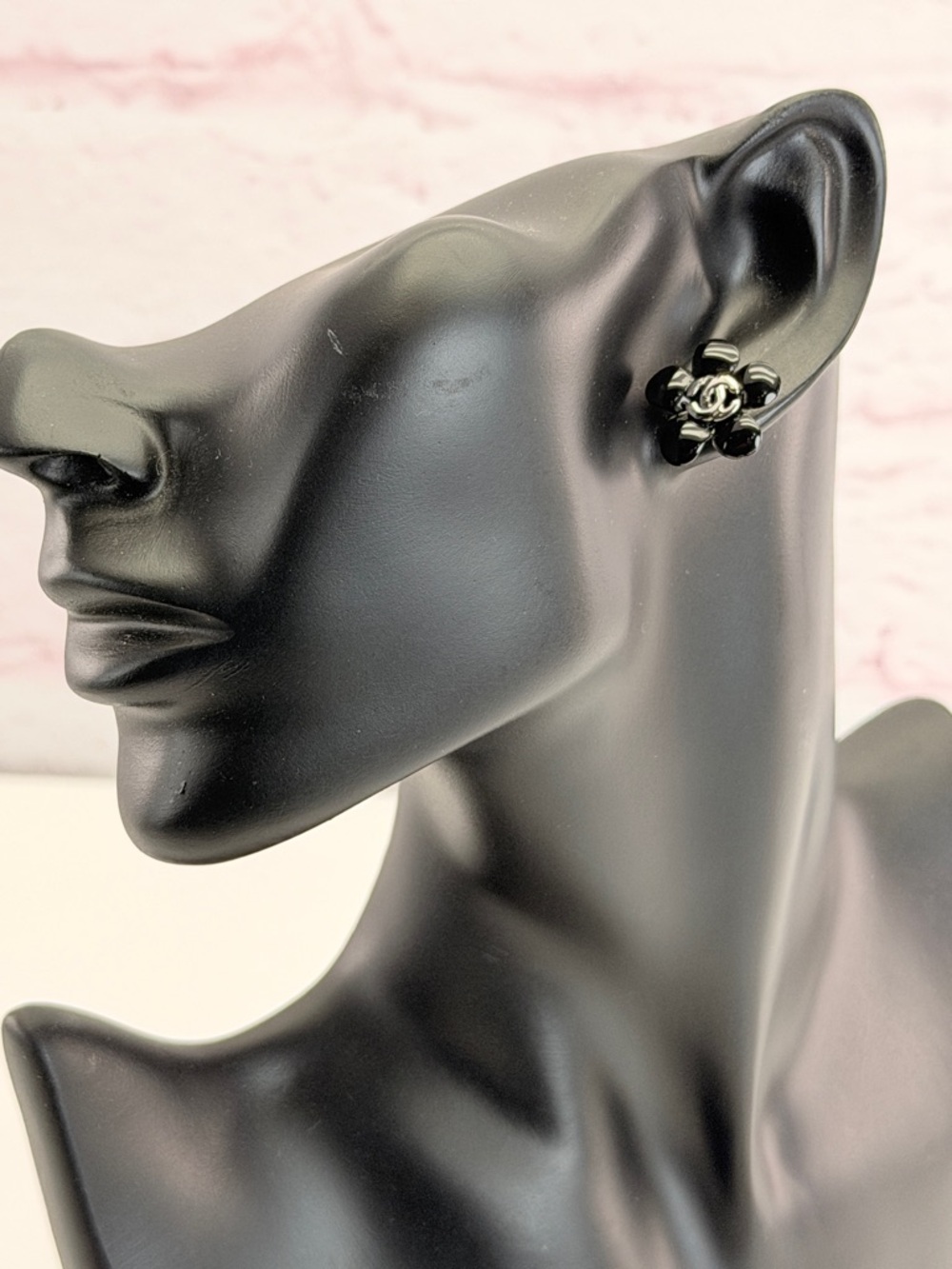 Chanel Coco Flower Cc Black Stud Earrings 05P - Picture 3 of 8